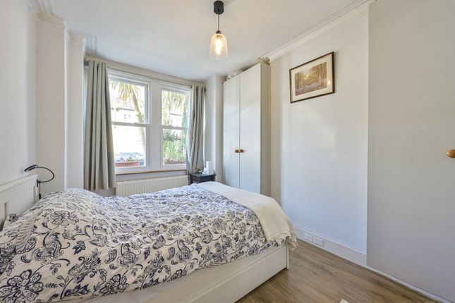 Dupont Road, Raynes Park photo 4