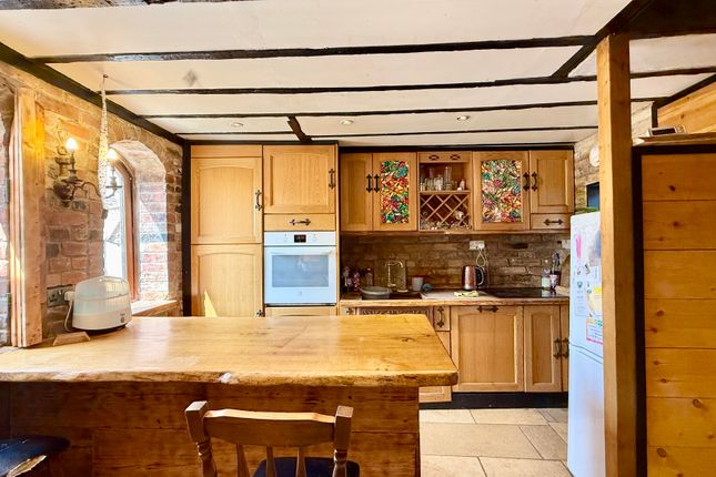 6, Norleaze, Westbury photo 4
