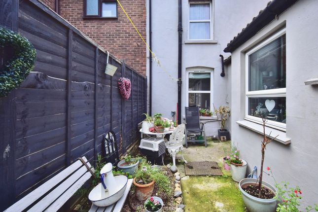 237, Luton Road, Kent photo 4