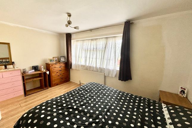 Property to rent in Rolleston Garth, Dogsthorpe, Peterborough