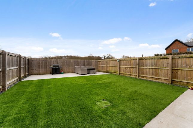 14 Woodyatt Way, Lymm photo 4