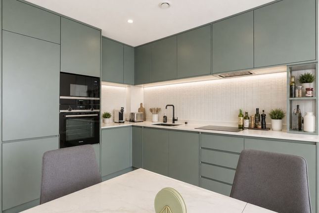 69 20 Parkview Avenue, London photo 3