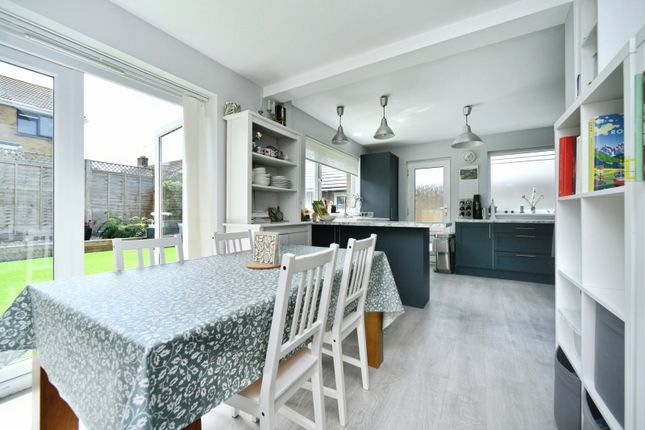 174, Bannings Vale, Brighton photo 4