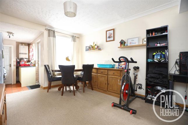 95, Cambridge Road, Lowestoft photo 2