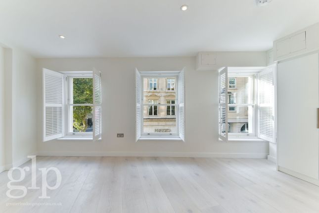 Flat to rent in William Iv Street, London