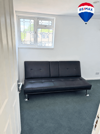 4, Avelon Road, Romford photo 4