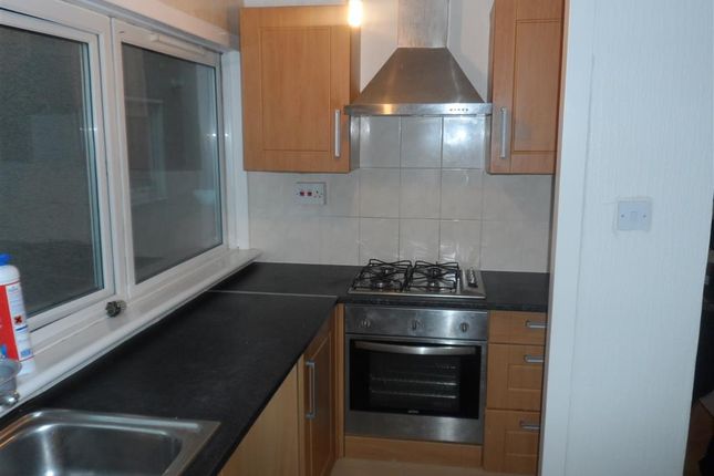 Flat to rent in Acacia Road, Mitcham