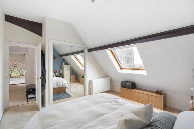 Flat for sale in St. Stephens Court, The Avenue, Ealing, London