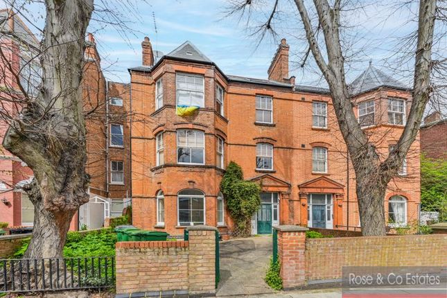 Ground Floor Flat 28, Compayne Gardens, London photo 4