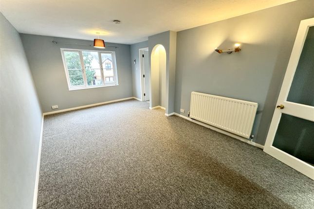 34, Taverner Close, Poole photo 3