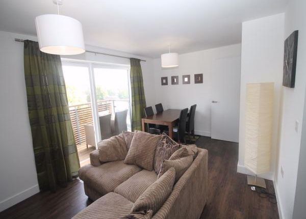34, Baywillow Avenue, Carshalton photo 2
