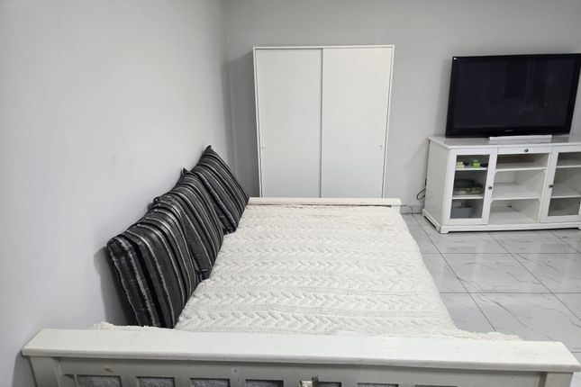 21, Corncastle Road, Luton photo 4