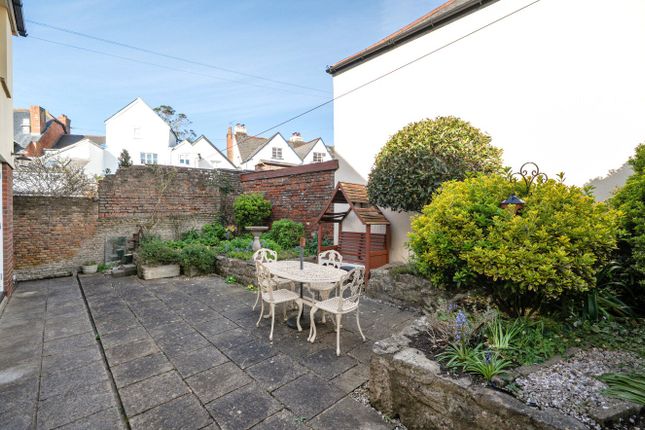 1, Globe Court, Topsham photo 2