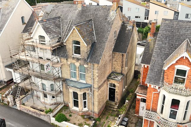 2-bed flat on 8, Oxford Park, Devon, £140,000