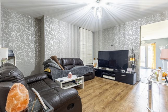 54 Mill Lane, Ryhill, Wakefield photo 3