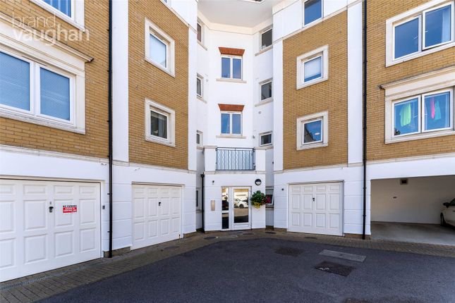 Flat to rent in Collingwood Court, The Strand, Brighton