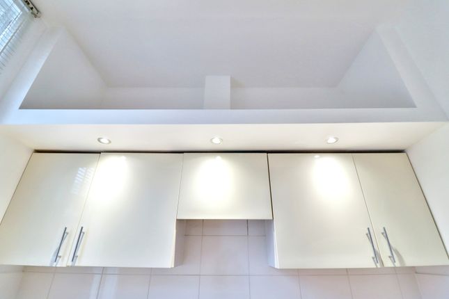Flat 33, 3 Broadhurst Gardens, London, NW6 3QX, London photo 3