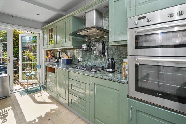 234, Cross Flatts Grove, West Yorkshire photo 4