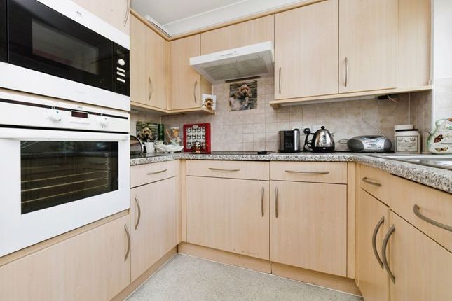 Flat for sale in Cooper Court, Maldon