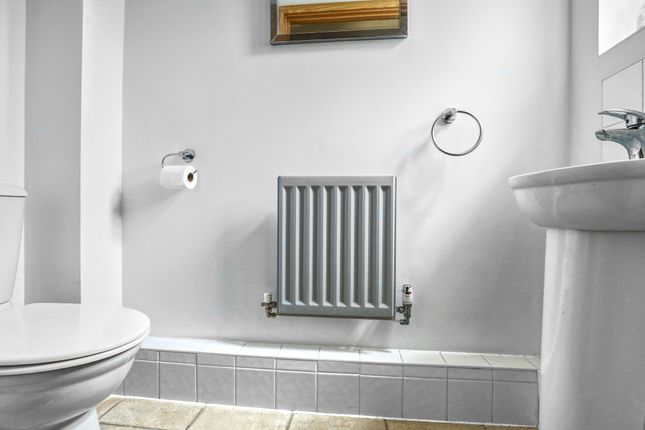 71 Bowsher Court, Ware photo 4