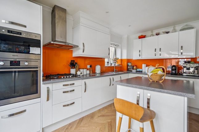 6, Garvin Avenue, Buckinghamshire photo 4