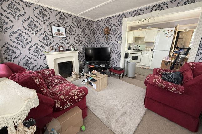 60, Brook Meadow, Swindon photo 3