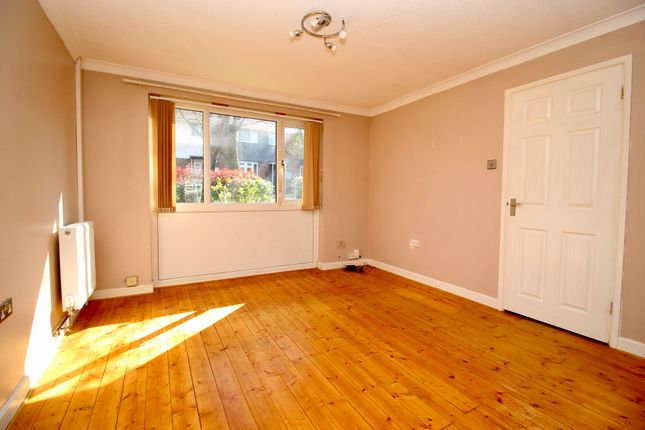 13 Melville Close, Southampton photo 3