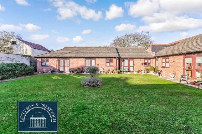 1-bed other on 29 Westleigh Court, Nightingale Lane, Wanstead, £299,000