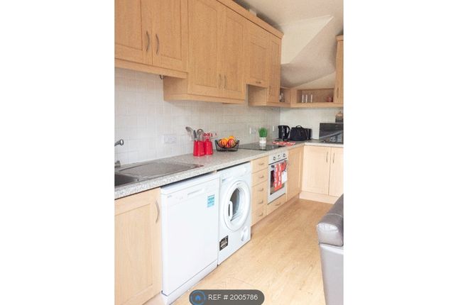 Flat to rent in Barfield Close, Winchester
