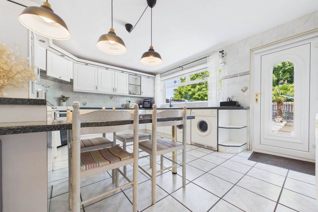 88, Hillview Drive, Glasgow photo 4