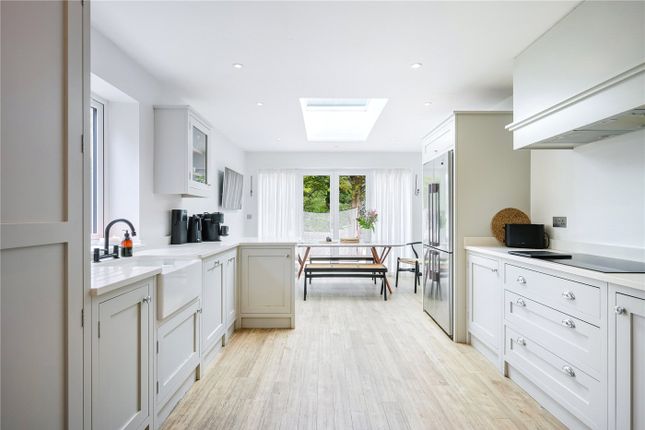 12A, Longdown Lane North, Surrey photo 2