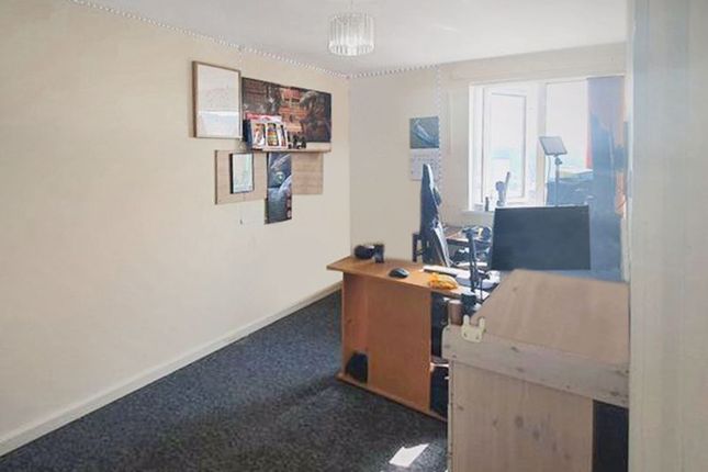 Flat for sale in Meadowlea, Madeley, Telford