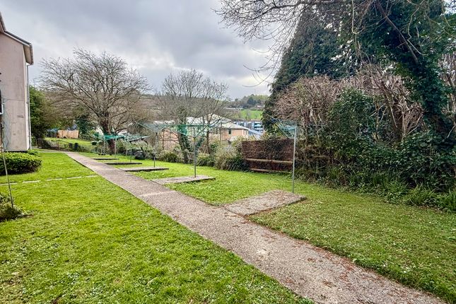 17, Parkers Close, Totnes photo 3