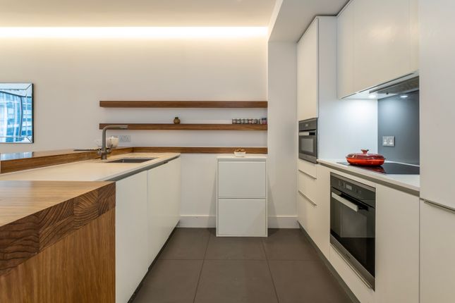 Flat for sale in 3 Merchant Square, London