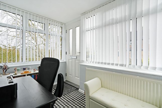 7, Vale Close, Dronfield photo 5