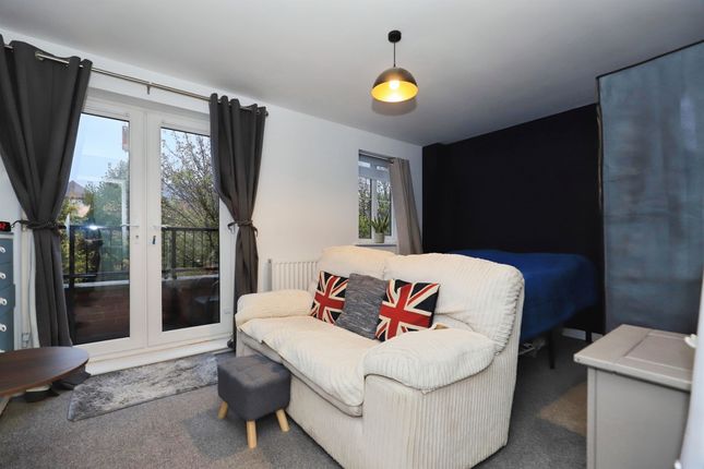 Quayle Court, Kidderminster photo 2