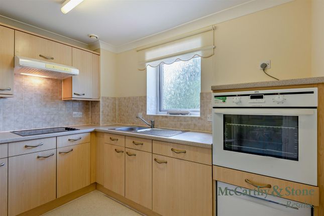 31 Portman Court, Grange Road, Uckfield photo 3