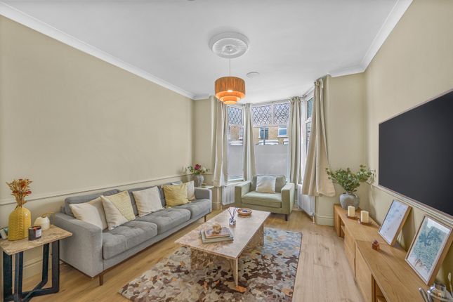 1, Gillespie Road, London photo 3