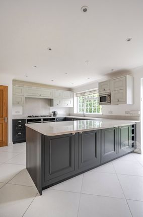 Langford Lodge,, Hook Hill Lane, Woking photo 5