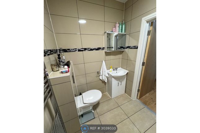 EG Lewis Grove, London photo 2