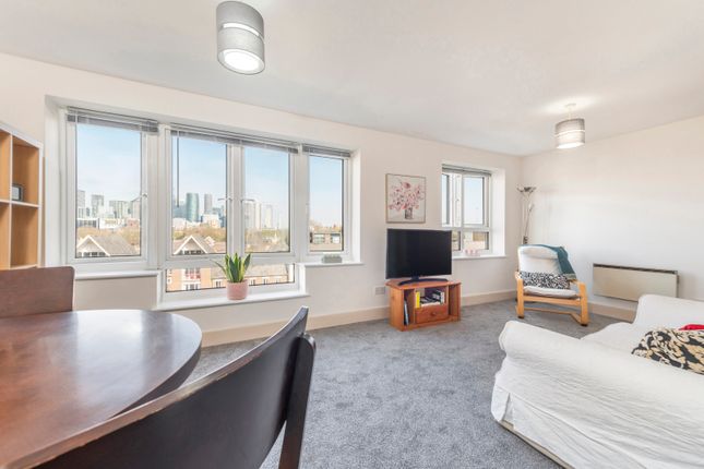 Flat for sale in St. Davids Square, Cubitt Town