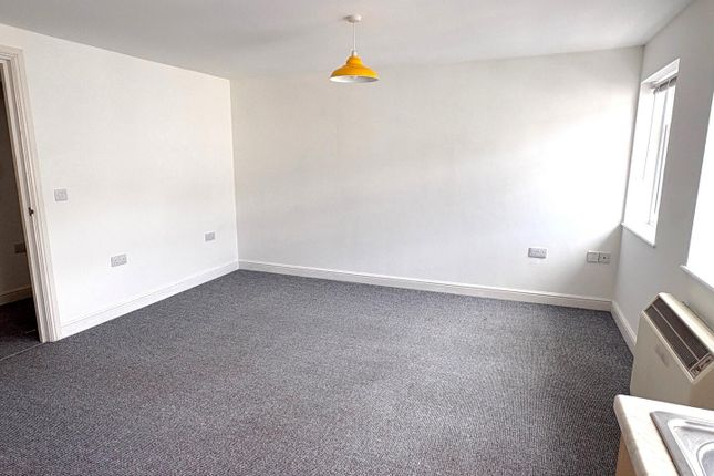 Flat 6, 34, Bampton Street, Tiverton photo 3