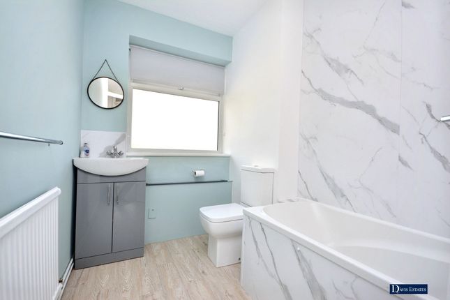 147a Avon Road, Upminster photo 4