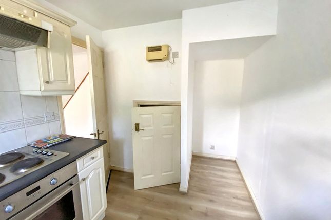 22 Barnum Court, Swindon photo 4
