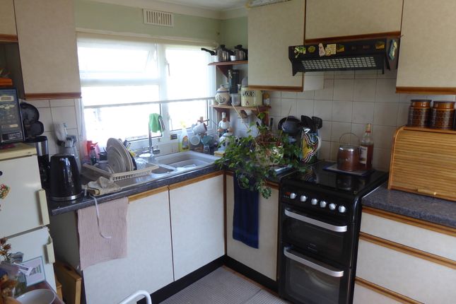 23 Coxes Avenue, Grange Farm Estate, Upper Halliford Road, Shepperton photo 2