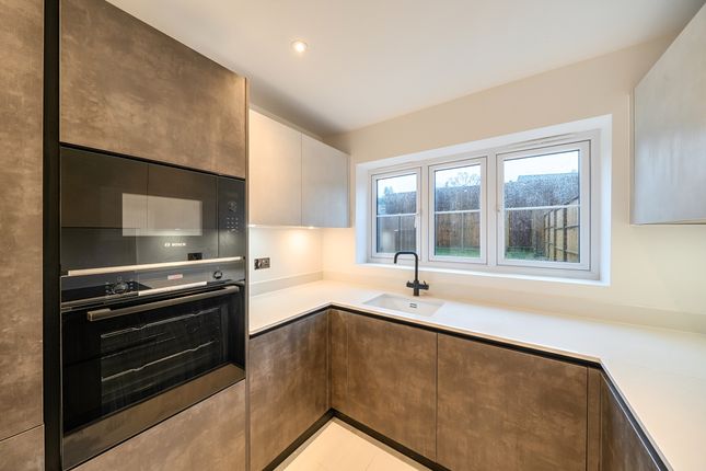 Chapel Croft, Kings Langley photo 2