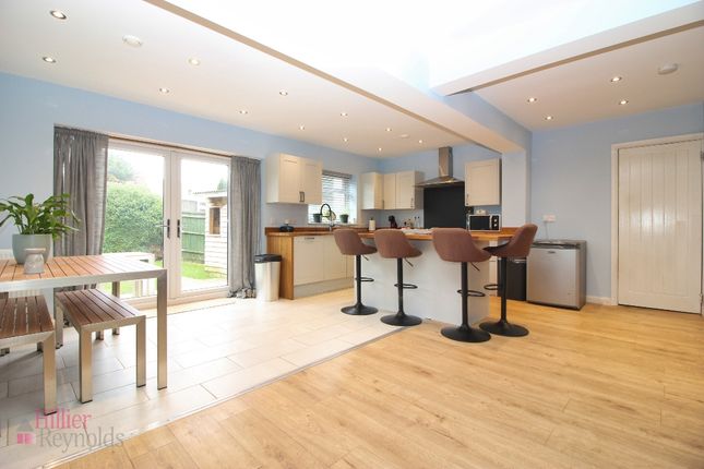 29, Hever Avenue, West Kingsdown photo 4