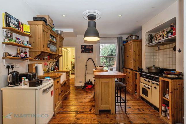 6, Lavender Road, Woking photo 4