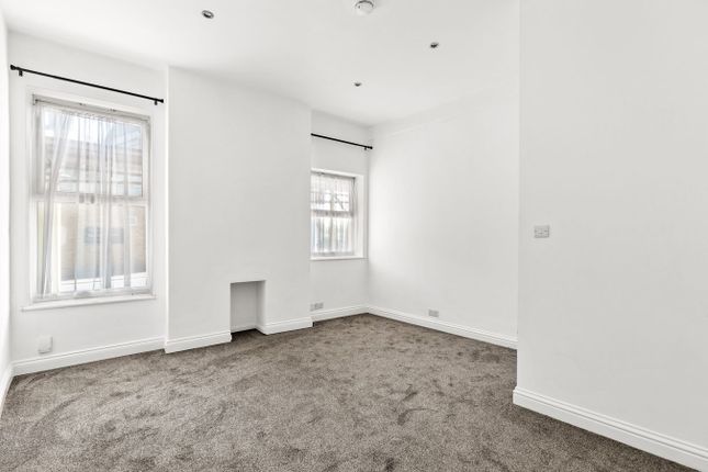 Flat A, 169, Seabrook Road, Hythe photo 4