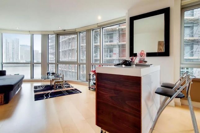 Thumbnail Flat to rent in Ontario Tower, 4 Fairmont Avenue, Canary Wharf, London